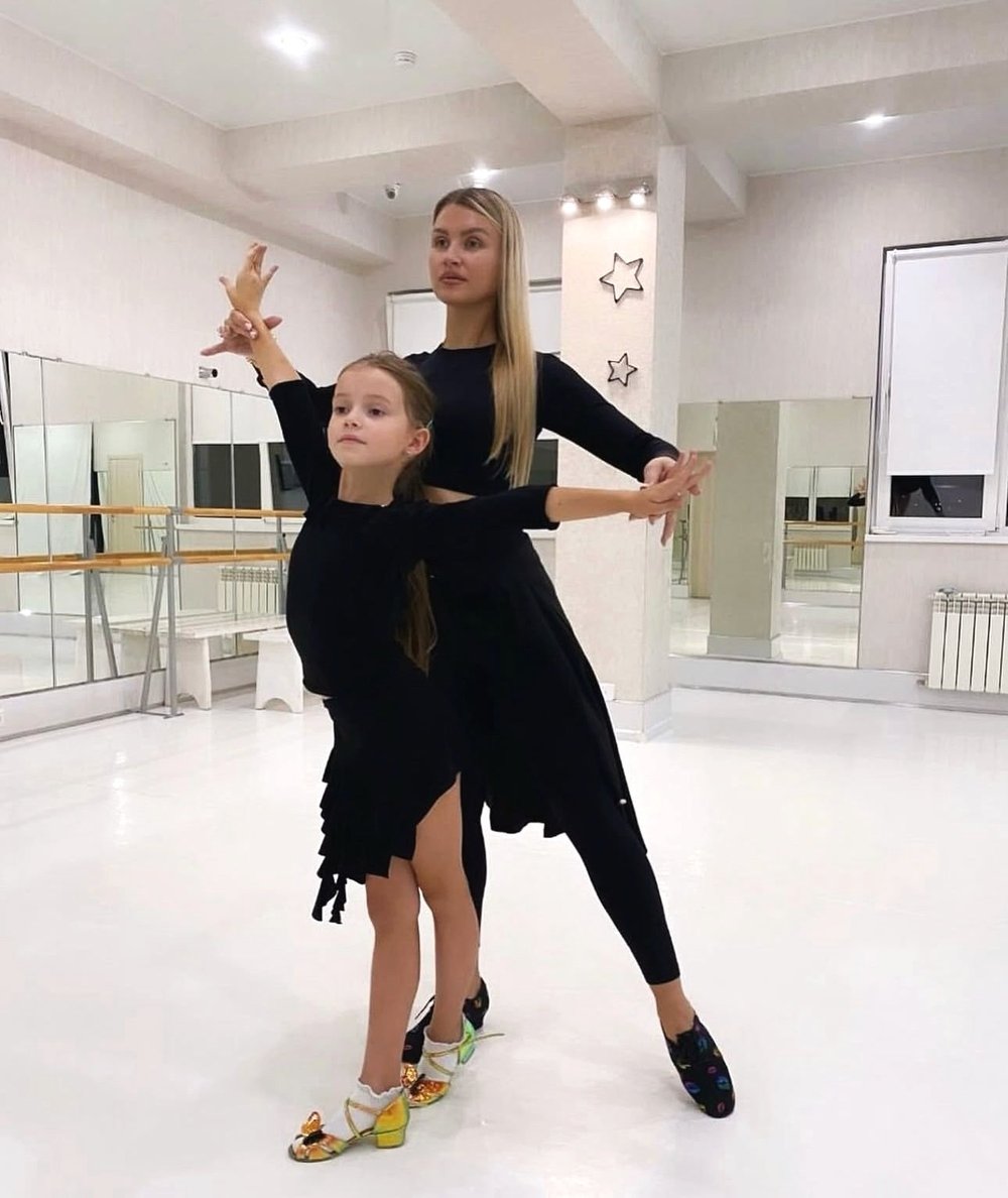 Ekaterina Prus champion ballroom dance coach teaching students in Birkenhead Auckland